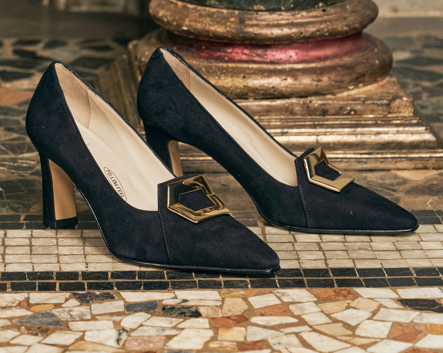 Istrice Pump Black Cashmere