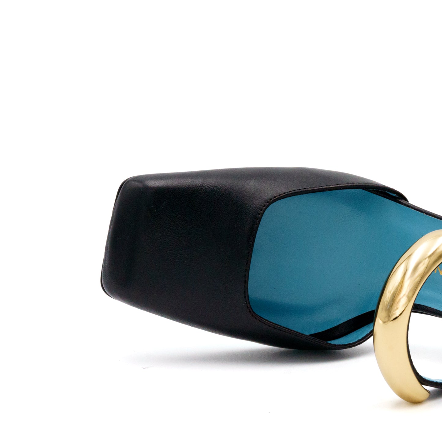 Zenobla Quarter Strap Pump