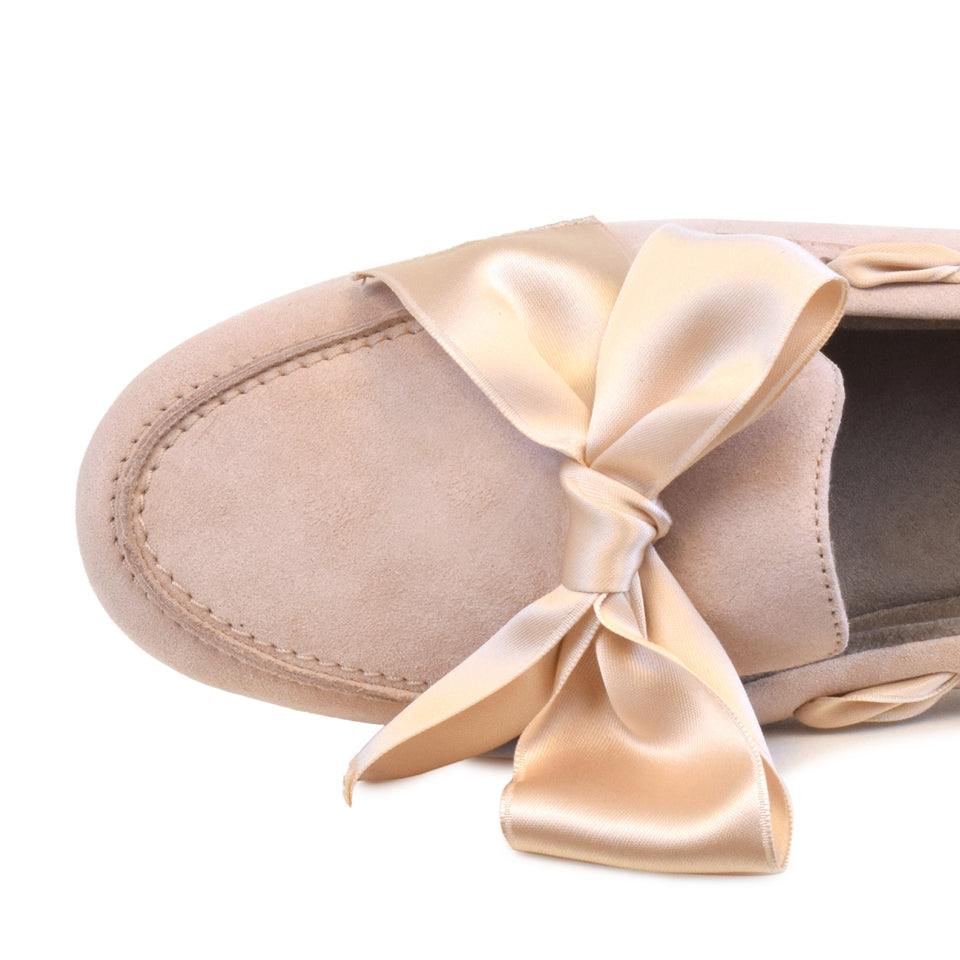 DREAM DRIVER in Nude Cashmere/Matching Bow