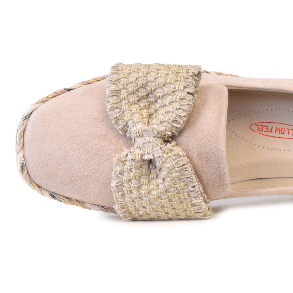 Girella Bow Flat in Sand Cashmere