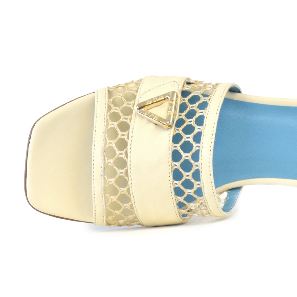 Salmone Slide in Marzapane Parmasoft/Cream Knots Fabric