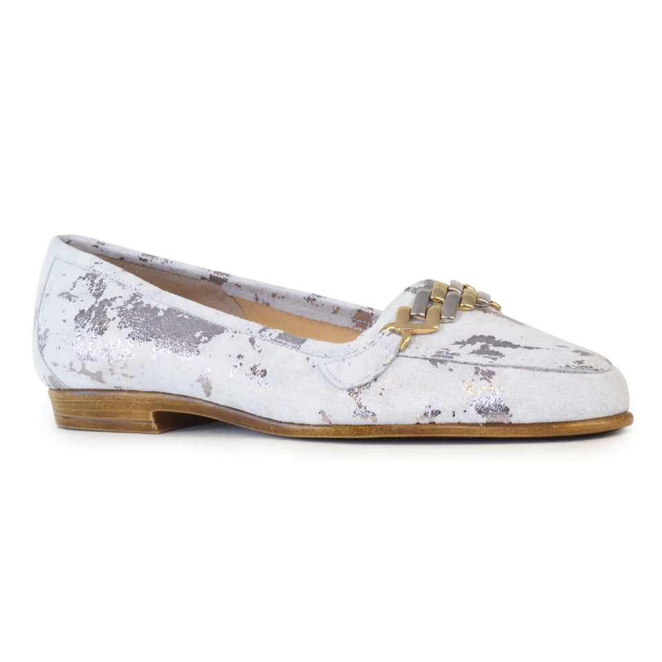 Oste Flat in Rugine Gucine *SALE ITEM* ORIGINAL PRICE: $240