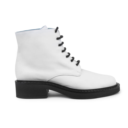 RIVETTO in Bianco Nappa Sweet/Black Glove