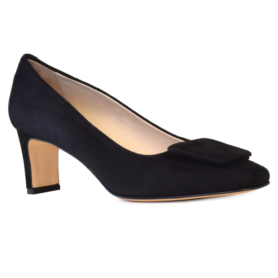Sandy Pump in Black Cashmere